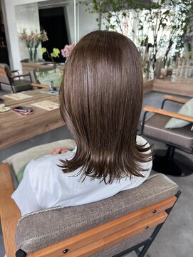 ティティ(TiTi) ブリーチなし！柔らかベージュカラー[TiTi_福田りの]