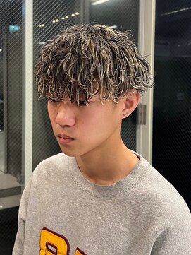 ビンゴ(BINGO) 1625ハイライトグレージュハイトーンカラー刈り上げ波巻きパーマ