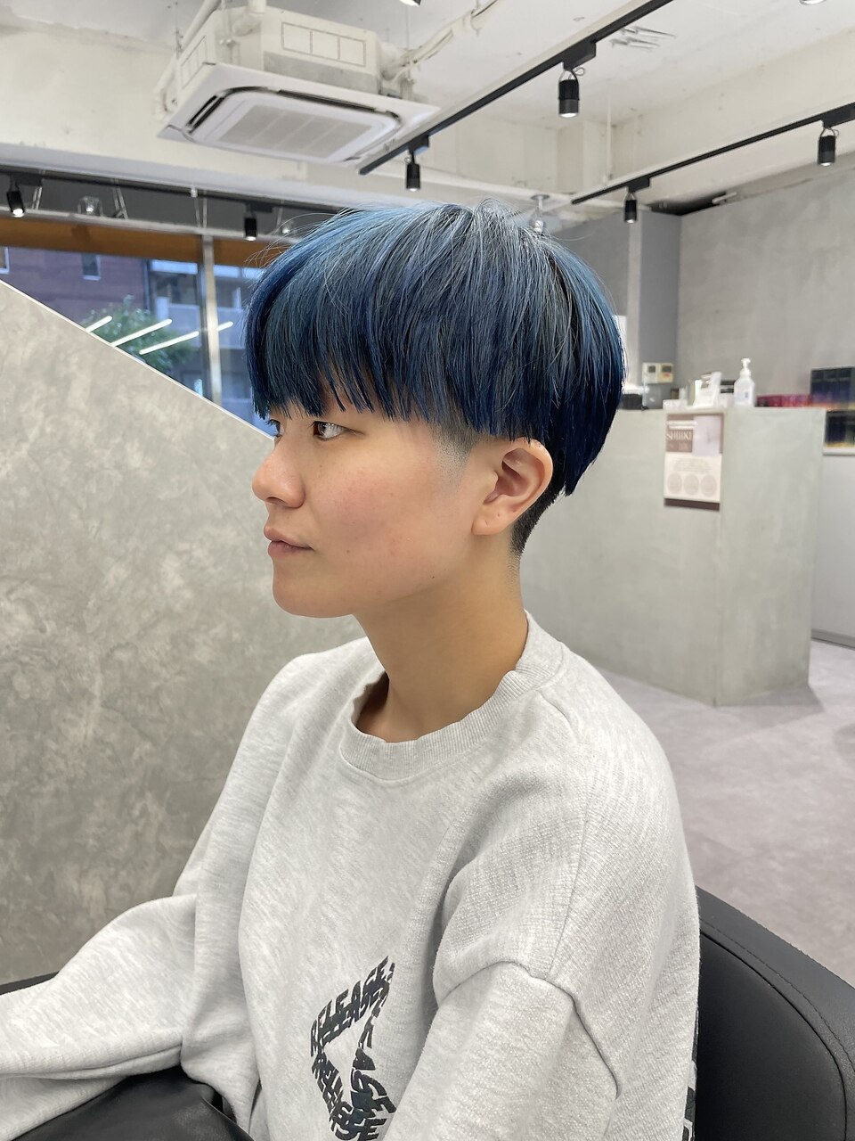 ブルーカラー ダブルカラー 刈り上げショート マッシュショート