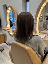 アドラーブル けやき通り店(adorable)&nbsp;オンブレグレージュオリーブベージュ切りっぱなしミディ