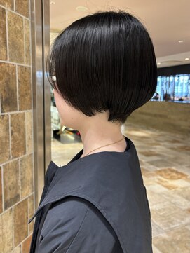ピークアブー アヴェダ アトレ恵比寿(PEEK-A-BOO AVEDA) 大人可愛いショート ひし形 ショートカット 黒髪ショート