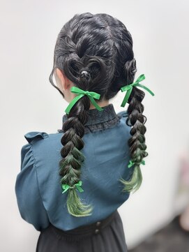 アールエーサロンモノクロ 秋葉原(RA SALON モノクロ) ハートあみおろしツインテール