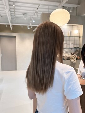 ペブル(pebble) ブリーチ/ダブルカラー/ミルクティーベージュ/艶カラー/明石