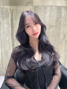 ベール(Vale) レイヤーカット/ネイビー/髪質改善/20代/30代