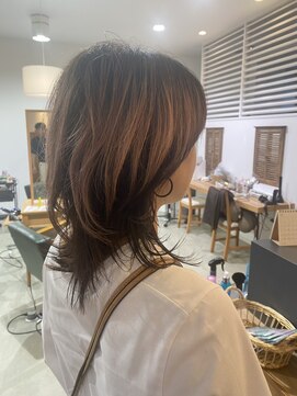 くびれハッシュカットミディアム×透明感アンブレラカラー