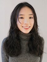 ロティー(loty)&nbsp;セミロング ニュアンスパーマ 前髪 顔周りカット 20代３０代