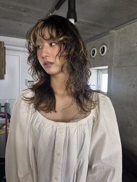 ニーム(nimes) kaon　　レイヤーパーマ　デザインカラー　顔まわりレイヤー