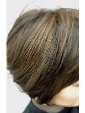 グリーンルーム(green room) ハイライト・ローライトの組み合わせで立体カラー