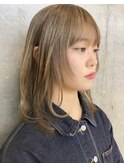 ハッシュカット　ハイトーン　ミルクティーベージュ　ウルフ