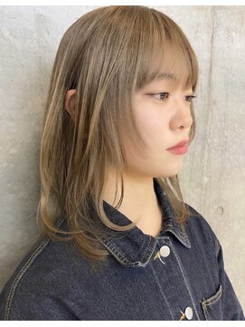 セル(CELL) ハッシュカット ハイトーン ミルクティーベージュ ウルフ