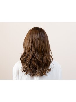 透明感と動きのある外国人風カラーをしてみませんか？