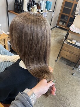 スアバイキキ(SuA by kiki.) レイヤーボブ/外ハネボブ/大人ショート/ニュアンスカラー[千葉〕