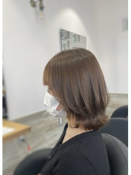 リーオオサカ(Lee Osaka) 【Lee大阪店】やわらかブラウン×ウルフボブ/新出