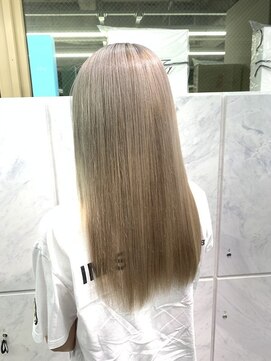 グロウ 渋谷(grow) ケアブリーチ×ミルクティーカラー