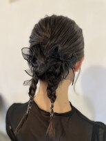 アオゾラヘアー フジサキグウ(AOZORA HAIR FUJISAKIGU) タイトツインアレンジ