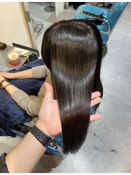 リラエ(Lyrae) 縮毛矯正/髪質改善/美髪カラー/トリートメント【大阪/西梅田】