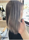 ダブルカラー×ホワイトグレージュ