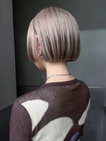 アルバム 渋谷パルコ(ALBUM)&nbsp;ボブホワイトグレージュショート顔周りレイヤー_ba547961