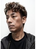 大人カジュアルなウェーブアップバングスタイル