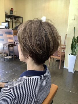 ワラティク(WARATI C) 白髪ぼかし/ショートヘア