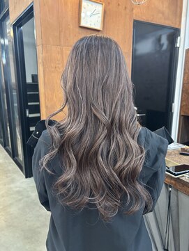 ヘアメイク デザート(HAIR MAKE DESART) 木村法子【ロングスタイル×細めメッシュ】