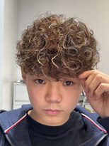 フィフスパーク(fifth PARK) 渋谷スペインカールラルフカール刈り上げ高めツーブロックメンズ