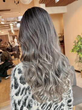 ブリッツ レボ(BLITZ-REVO) 着物ヘア/ダークアッシュ/ミディアムレイヤーカット/柏駅