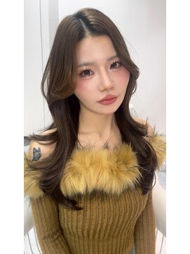 ロンドルピナス 小倉(Lond Lupinus) ミディアムレイヤーカット/似合わせカット/大人ガーリー/20代