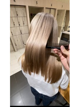 イコール 千葉(equal) ブロンドヘア/髪質改善/艶髪/[千葉]