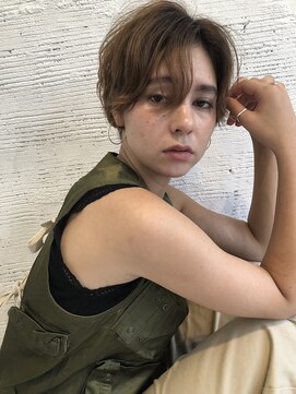 ネオリーブエム(Neolive em;) ワックスで作る、ラフ×無造作なクシュっとらくちんショート☆