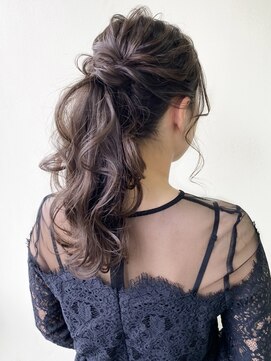 ルアナ 梅田店(Luana) ふんわりポニーテール