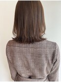 柔らかグレージュにレイヤーロブ