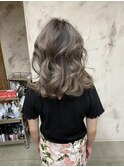 中明度グレージュで作るハワイアンバレイヤージュ