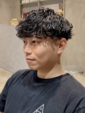 シーン(SINN.) 波巻きパーマ