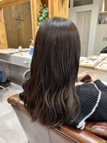 アドラーブル 駅南店(adorable)&nbsp;大人可愛いふんわりカール小顔カットショコラアッシュ