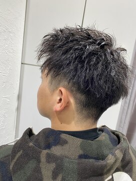 シーズンズ ミナミヒラギシ(SEASONS Minamihiragishi) カット+ツイストパーマ