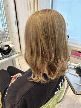 ビス リアン 川口店(Vis lien) 30代40代ブリーチミルクティー伸ばしかけミディアム