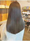ロングヘア ミルクティーベージュ 髪質改善ストレート 20代 30代