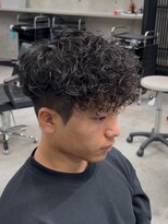 イーラ(era)&nbsp;スペインカール　ツイストスパイラル眉カットメンズパーマ