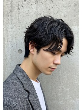 キャンバス バイ ネオリーブ 横浜西口(Canvas by neo.) フェザーパーマ センターパート ブルーブラック