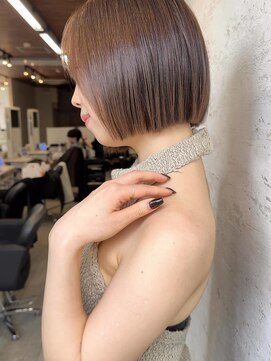 ダム(DaM) ナチュラルボブ前髪ありイメチェン20代30代40代切りっぱなしボブ