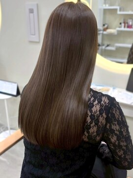 ユニバイリサ 天神大名店(uni by risa) ロングストレート 美髪 髪質改善トリートメント グレージュ 20代