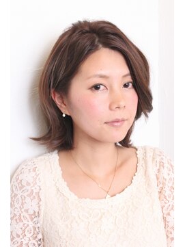 トータルビューティーステラ(TOTAL BEAUTY STELLA) 大人かわいい耳かけクールウルフショート３０代４０代