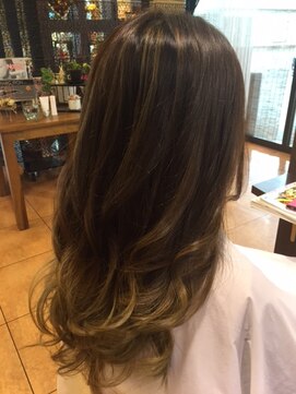 ヘアディレクション ビークス 上並榎店(HAIR DIRECTION BEECX) グラデーションカラー＋ハイライト