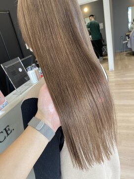 チェレ ロッソ 金剛店(Chere rosso) ハイトーンベージュ×デザインカラー