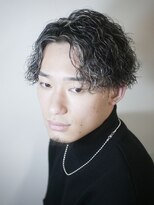 スウェルホワイト(SWELL WHITE)&nbsp;ホワイトメッシュ×縦落ちカールツイスパ　センターパート　香椎