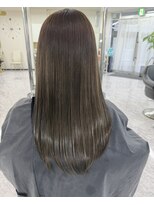 サロンドニケ&nbsp;髪質改善でビッカビカに！艶髪に透明感カラー他店ブリーチ歴有り