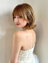 アンニュ(annuy)&nbsp;フルバング ブリーチ ブロンド ハイトーン 外ハネボブ 10代20代