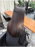 美髪矯正で学校1の艶髪女子高生／暗めカラー