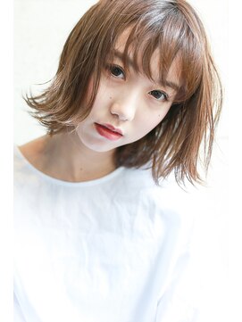 ラフィス ヘアールーチェ 樟葉店(La fith hair luce) 【La fith】 外はね×切りっぱなしミディアムスタイル